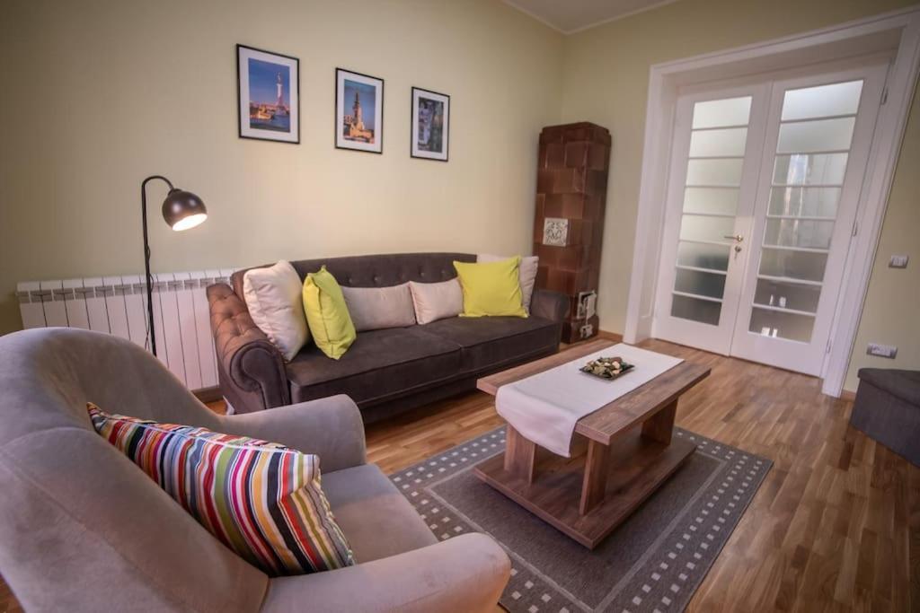 3 Bdr For 6 Center Close To National Museum * Belgrad